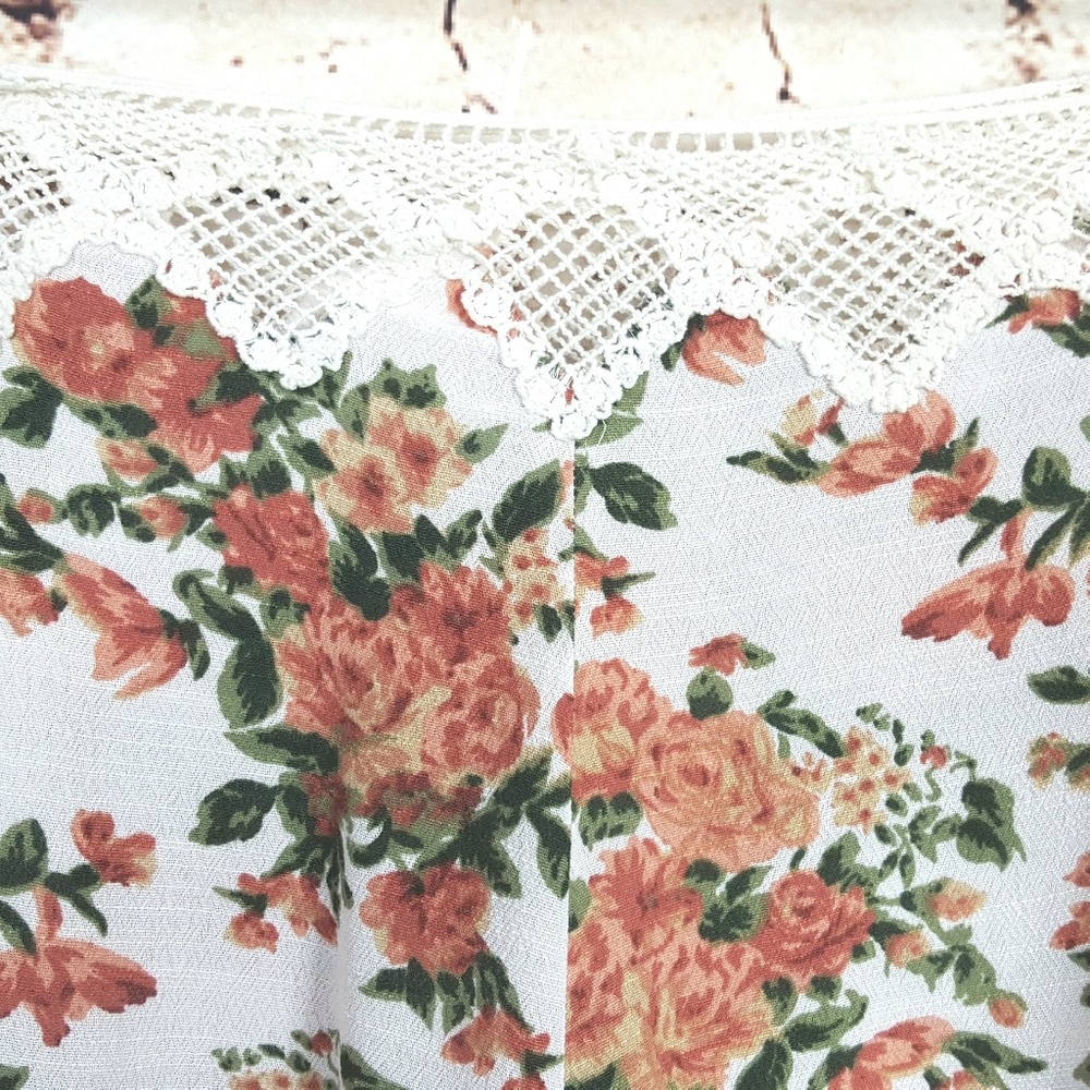 FREE PEOPLE|Moonlight Romance Floral Shorts Sz 6 - Picture 4 of 8